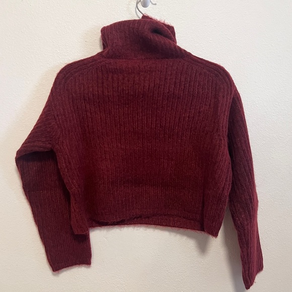 Thakoon turtleneck cropped sweater NWT size Small.
Burgund, Alpaca blend - Picture 2 of 6